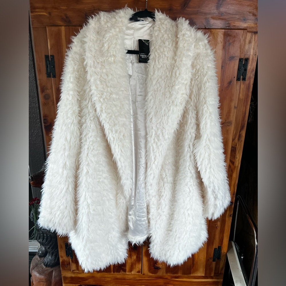 TORRID Cream Plush Sherpa Jacket Size 3